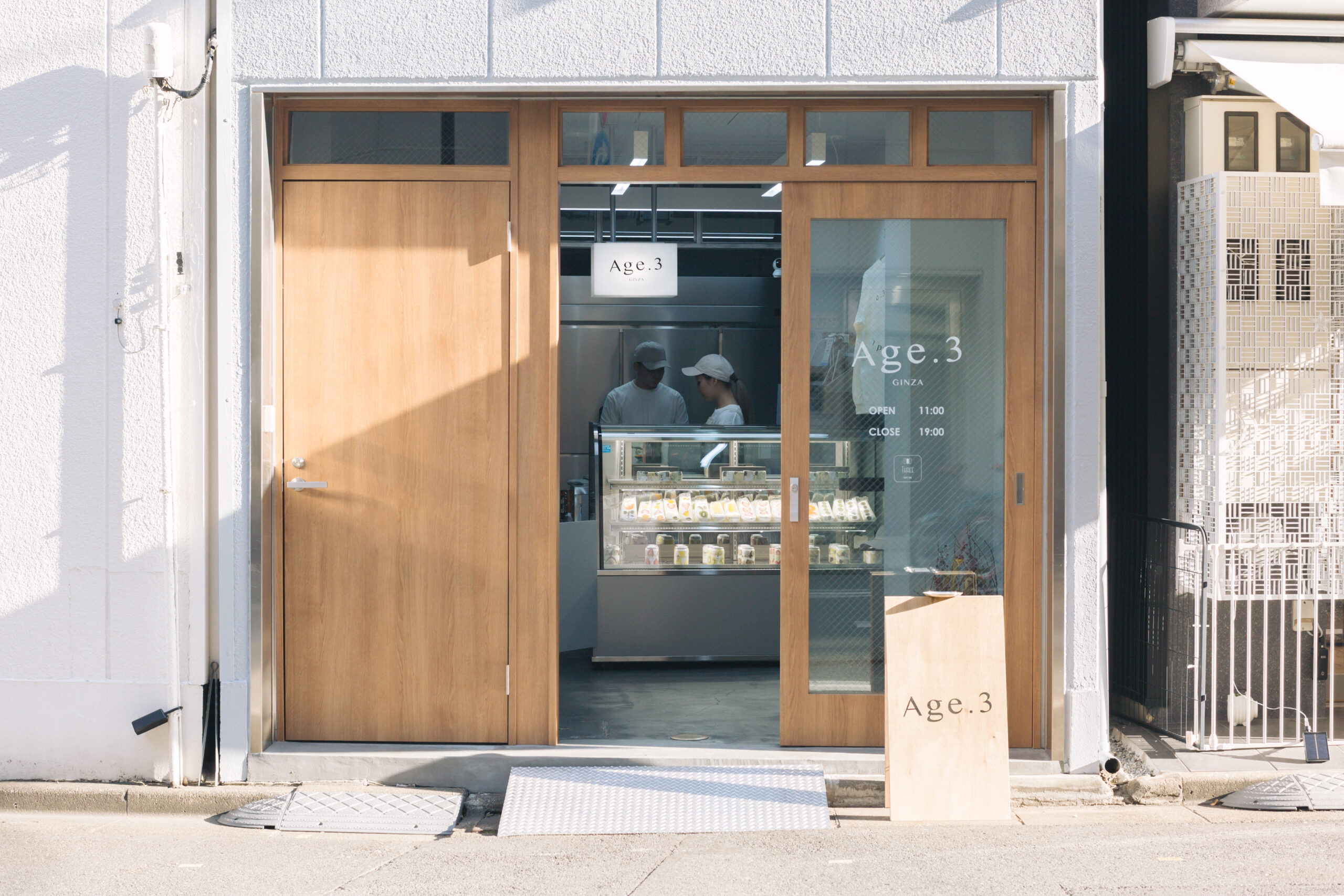 Age.3 銀座店｜スイーツショップの内装デザイン・施工事例｜B.C.Works
